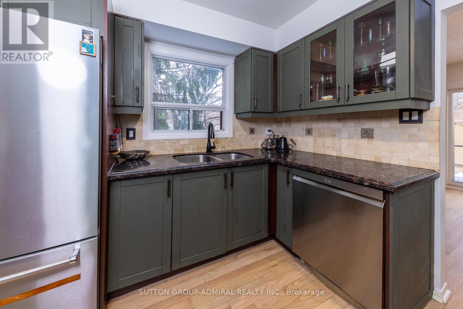 15 Miles Court, Richmond Hill, Ontario  L4C 5P7 - Photo 13 - N12767364