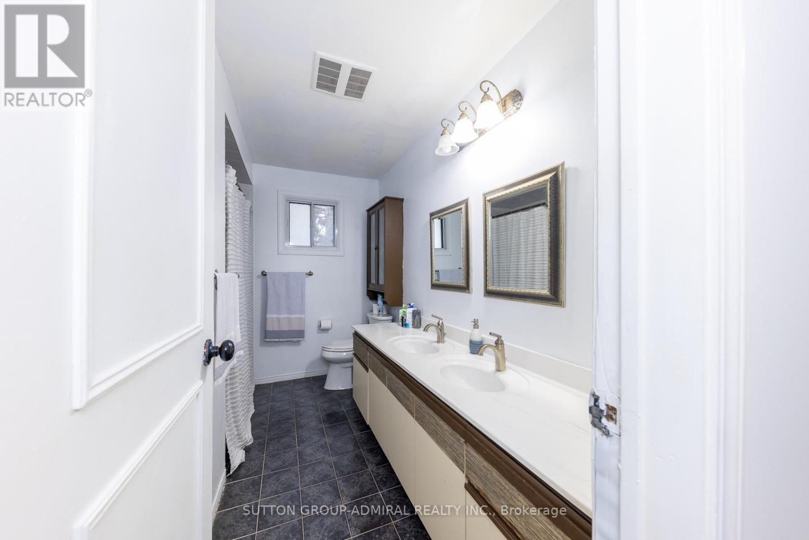 15 Miles Court, Richmond Hill, Ontario  L4C 5P7 - Photo 31 - N12767364