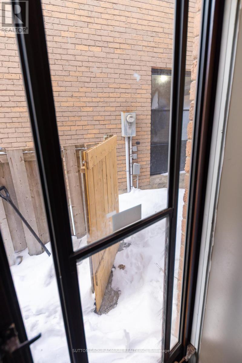 15 Miles Court, Richmond Hill, Ontario  L4C 5P7 - Photo 43 - N12767364