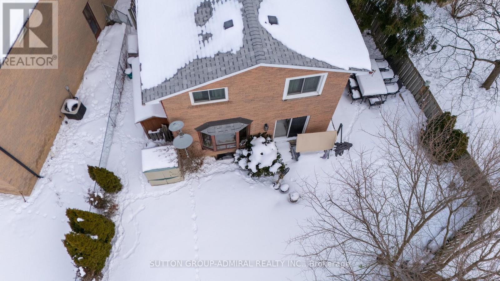 15 Miles Court, Richmond Hill, Ontario  L4C 5P7 - Photo 48 - N12767364