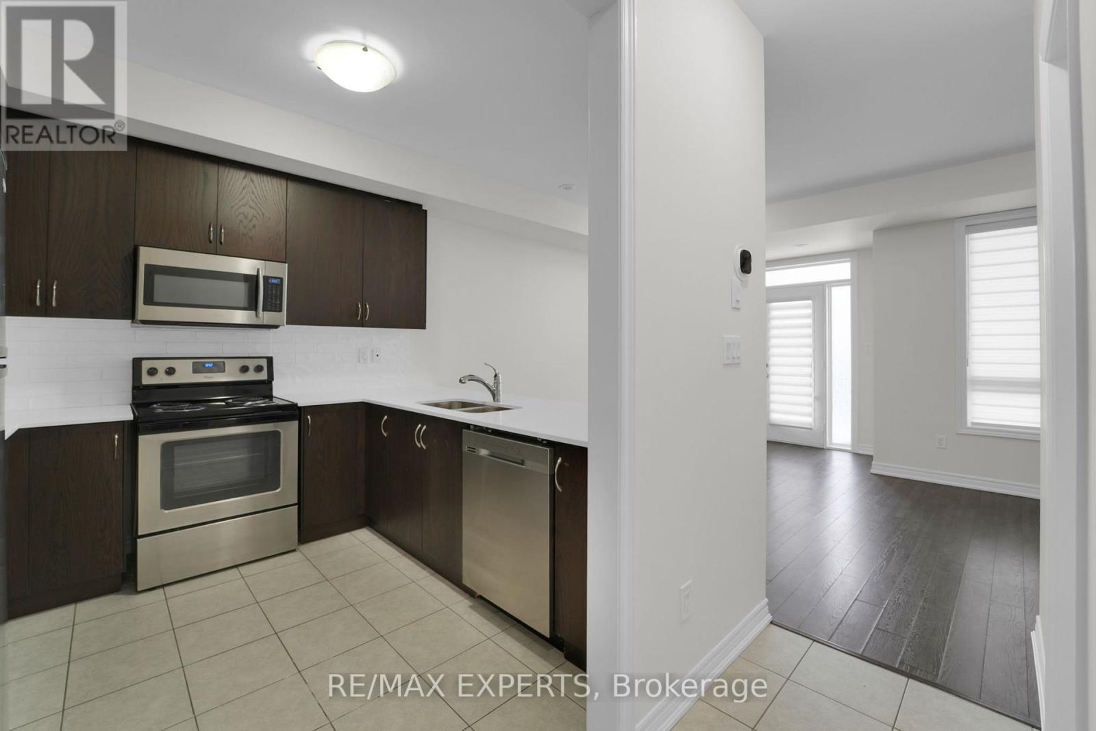 10 - 105 Kayla Crescent, Vaughan, Ontario  L6A 4W3 - Photo 7 - N12767504