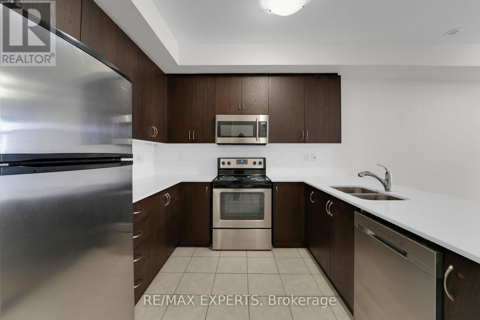 10 - 105 Kayla Crescent, Vaughan, Ontario  L6A 4W3 - Photo 8 - N12767504