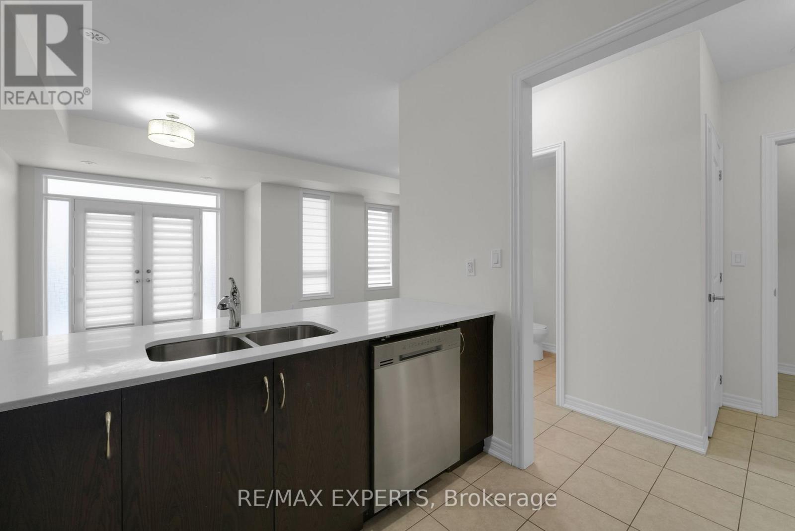 10 - 105 Kayla Crescent, Vaughan, Ontario  L6A 4W3 - Photo 9 - N12767504