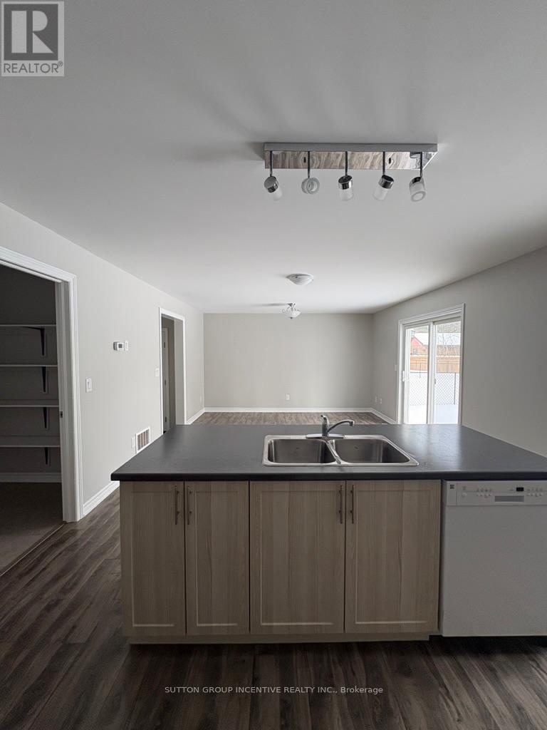 B - 1803 River Road W, Wasaga Beach, Ontario  L9Z 2X5 - Photo 3 - S12767384