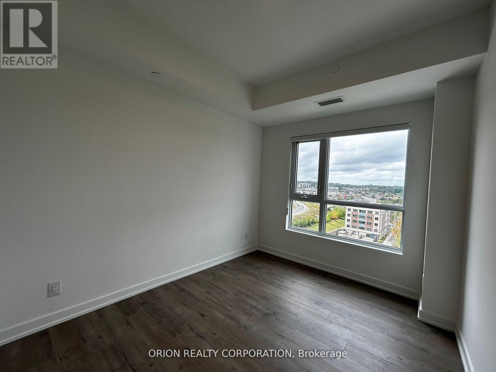 1005 - 56 Lakeside Terrace, Barrie (Little Lake), Ontario  L4M 0L4 - Photo 14 - S12767516