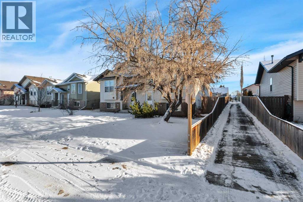 67 Garden Road, Lacombe, Alberta  T4L 1S6 - Photo 3 - A2281502