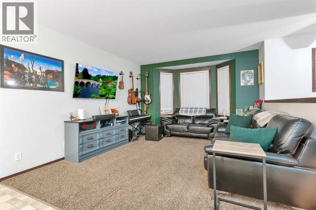 67 Garden Road, Lacombe, Alberta  T4L 1S6 - Photo 4 - A2281502