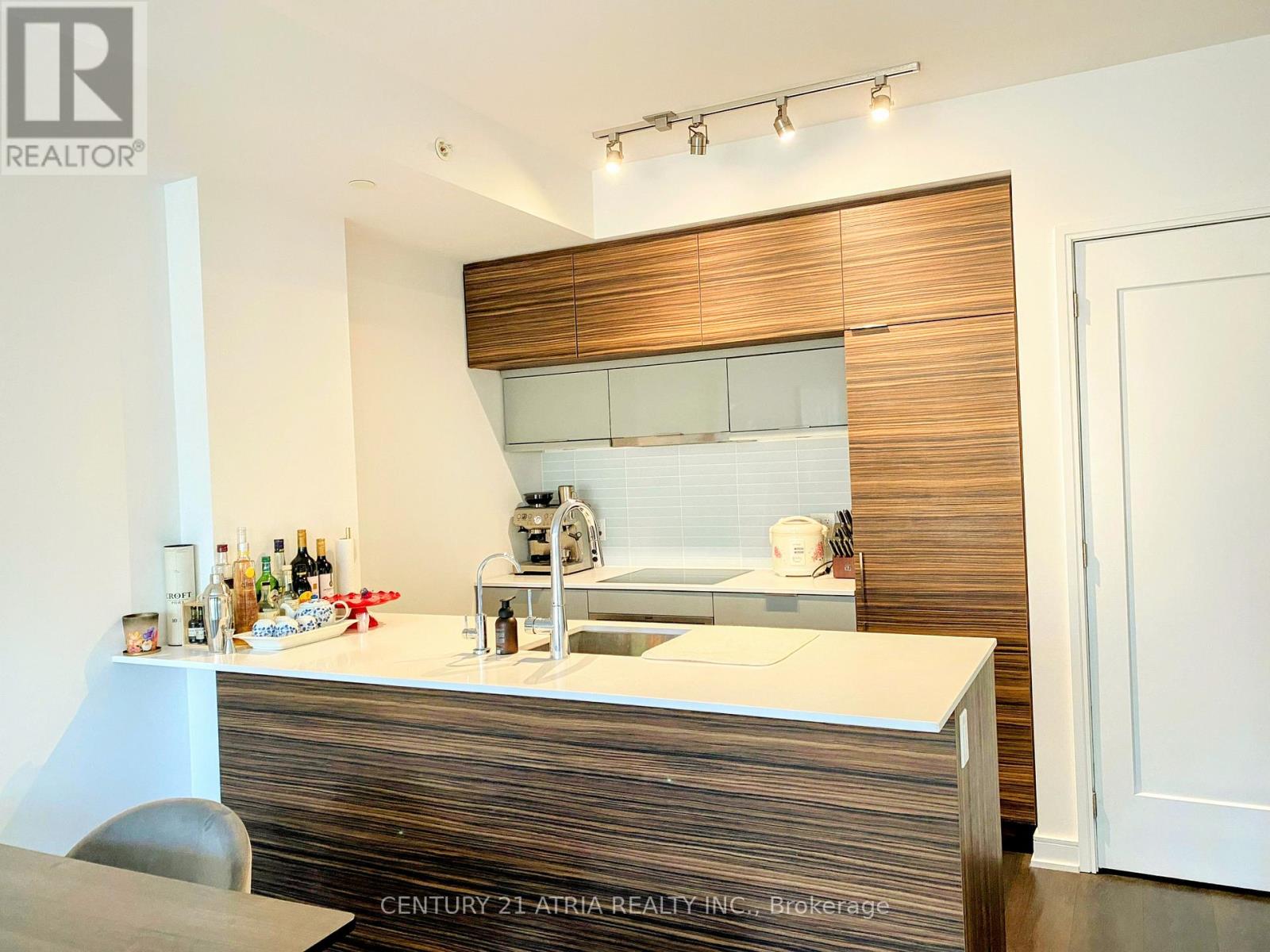 1712 - 88 Scott Street, Toronto, Ontario  M5E 0A9 - Photo 2 - C12761148