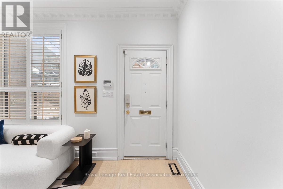 30 Belmont Street, Toronto, Ontario  M5R 1P8 - Photo 3 - C12761200