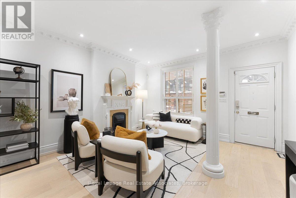 30 Belmont Street, Toronto, Ontario  M5R 1P8 - Photo 4 - C12761200