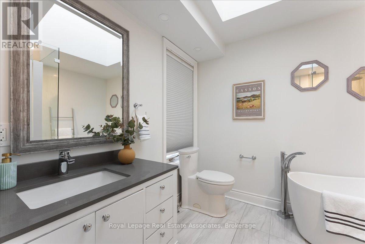 30 Belmont Street, Toronto, Ontario  M5R 1P8 - Photo 25 - C12761200