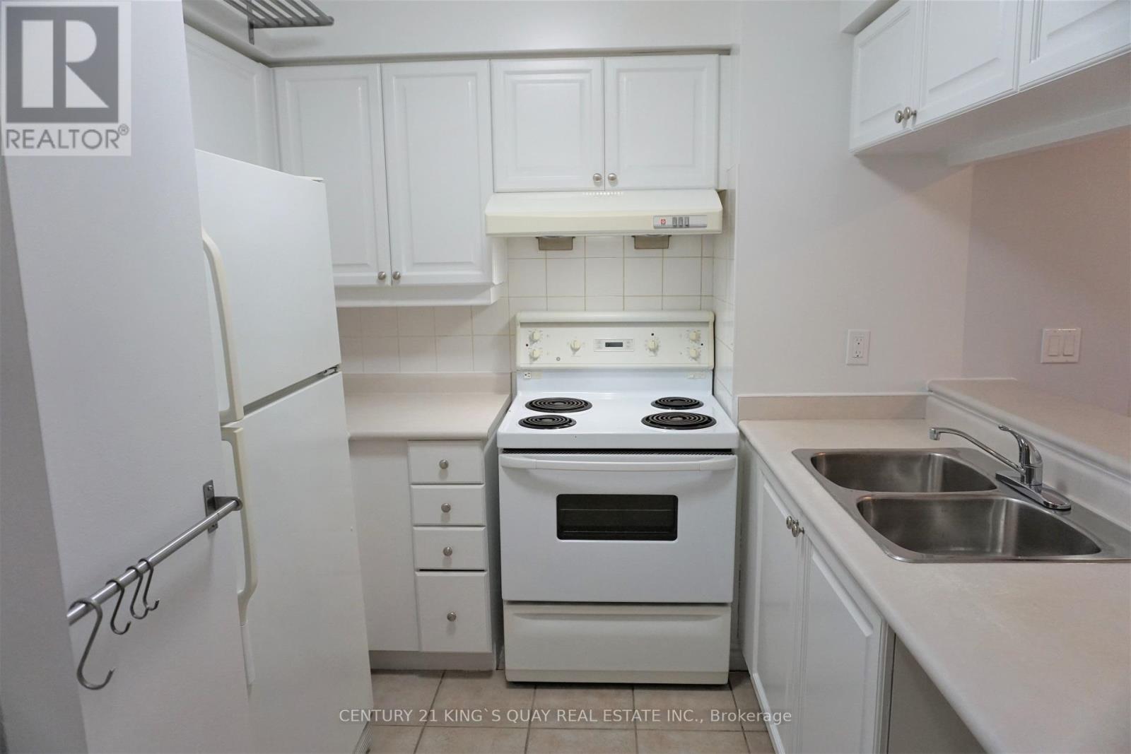 908 - 18 Sommerset Way, Toronto (Willowdale East), Ontario  M2N 6X5 - Photo 9 - C12761384