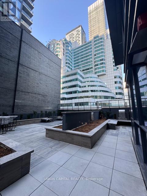 1405 - 327 King Street W, Toronto, Ontario  M5V 0W7 - Photo 18 - C12761440