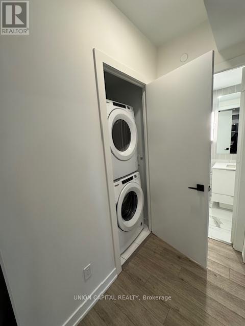 1405 - 327 King Street W, Toronto, Ontario  M5V 0W7 - Photo 6 - C12761440