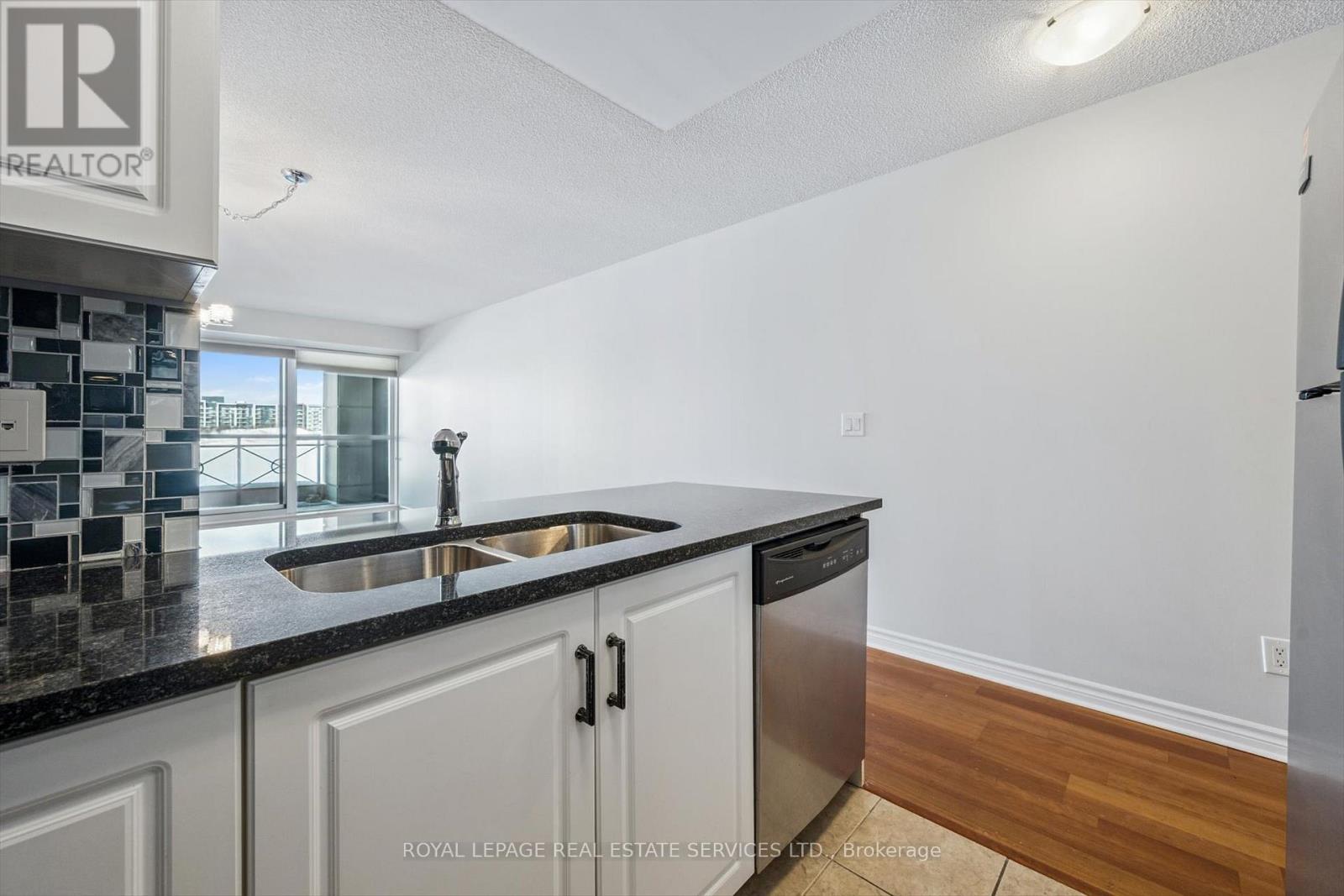 201 - 2379 Central Park Drive, Oakville, Ontario  L6H 0E3 - Photo 11 - W12767312