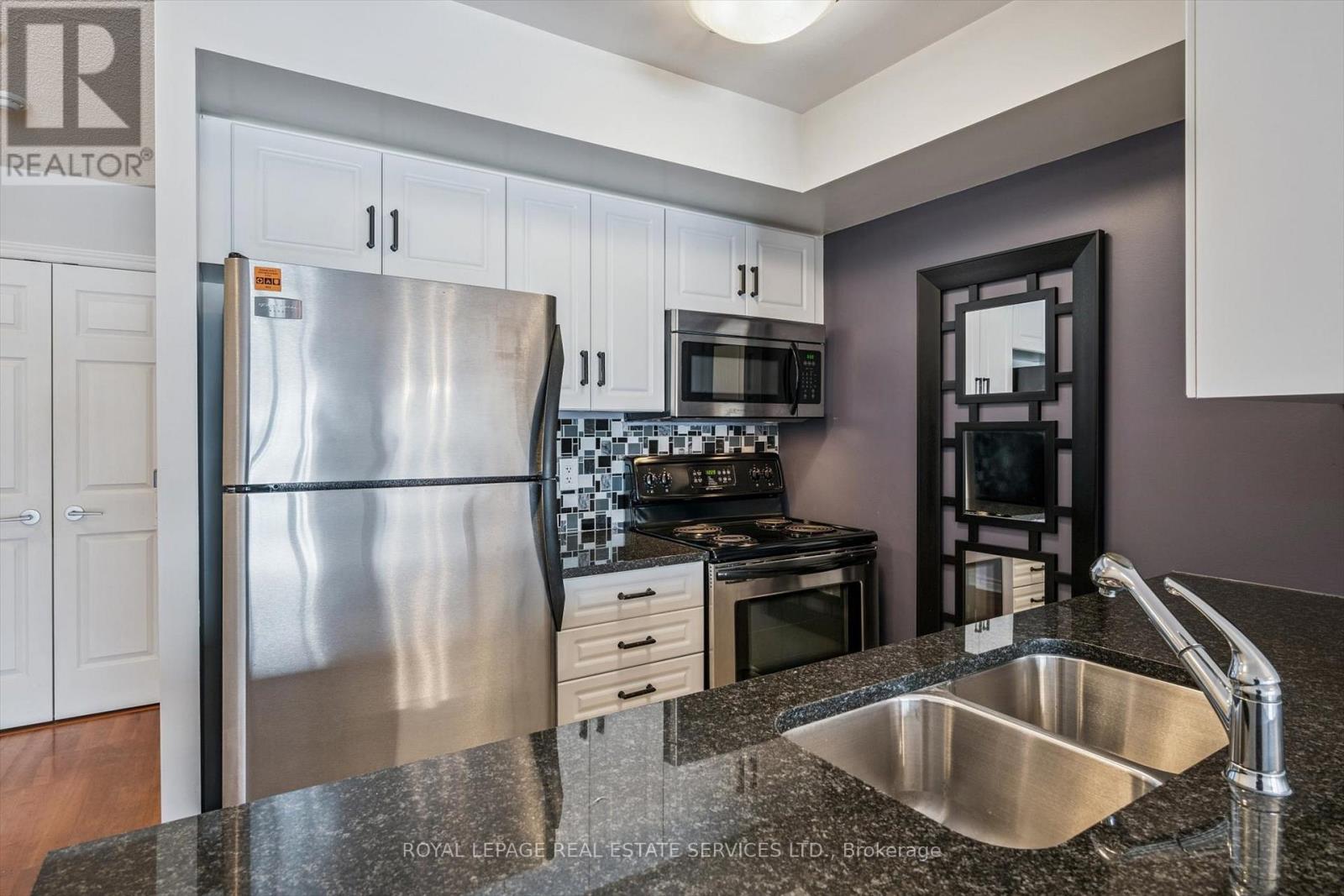 201 - 2379 Central Park Drive, Oakville, Ontario  L6H 0E3 - Photo 12 - W12767312