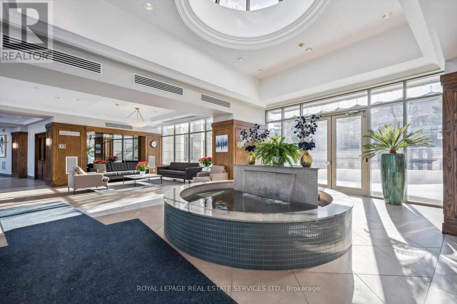 201 - 2379 Central Park Drive, Oakville, Ontario  L6H 0E3 - Photo 4 - W12767312