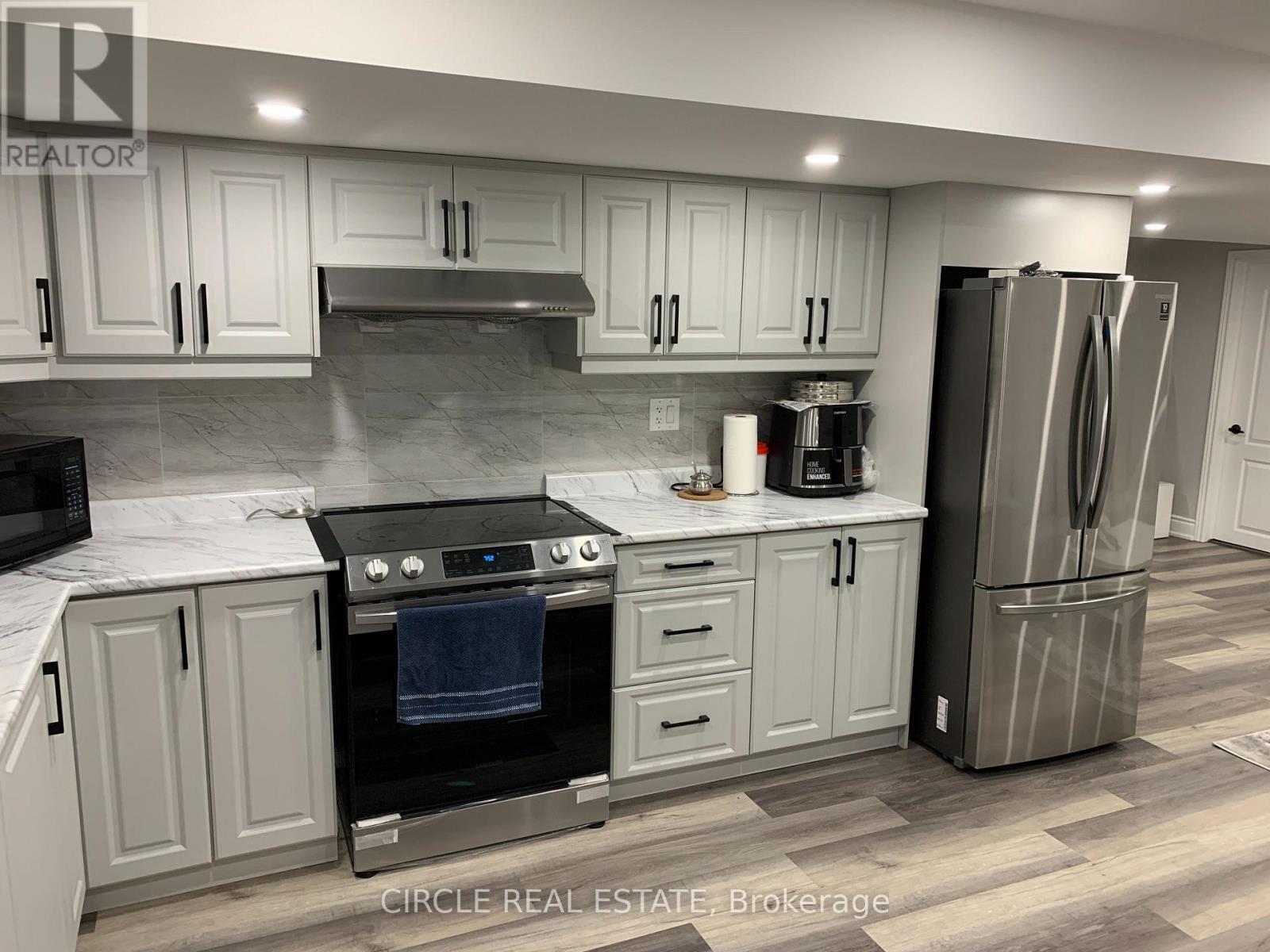 2 - 11 Mendoza Drive, Brampton, Ontario  L7A 3M3 - Photo 3 - W12767360