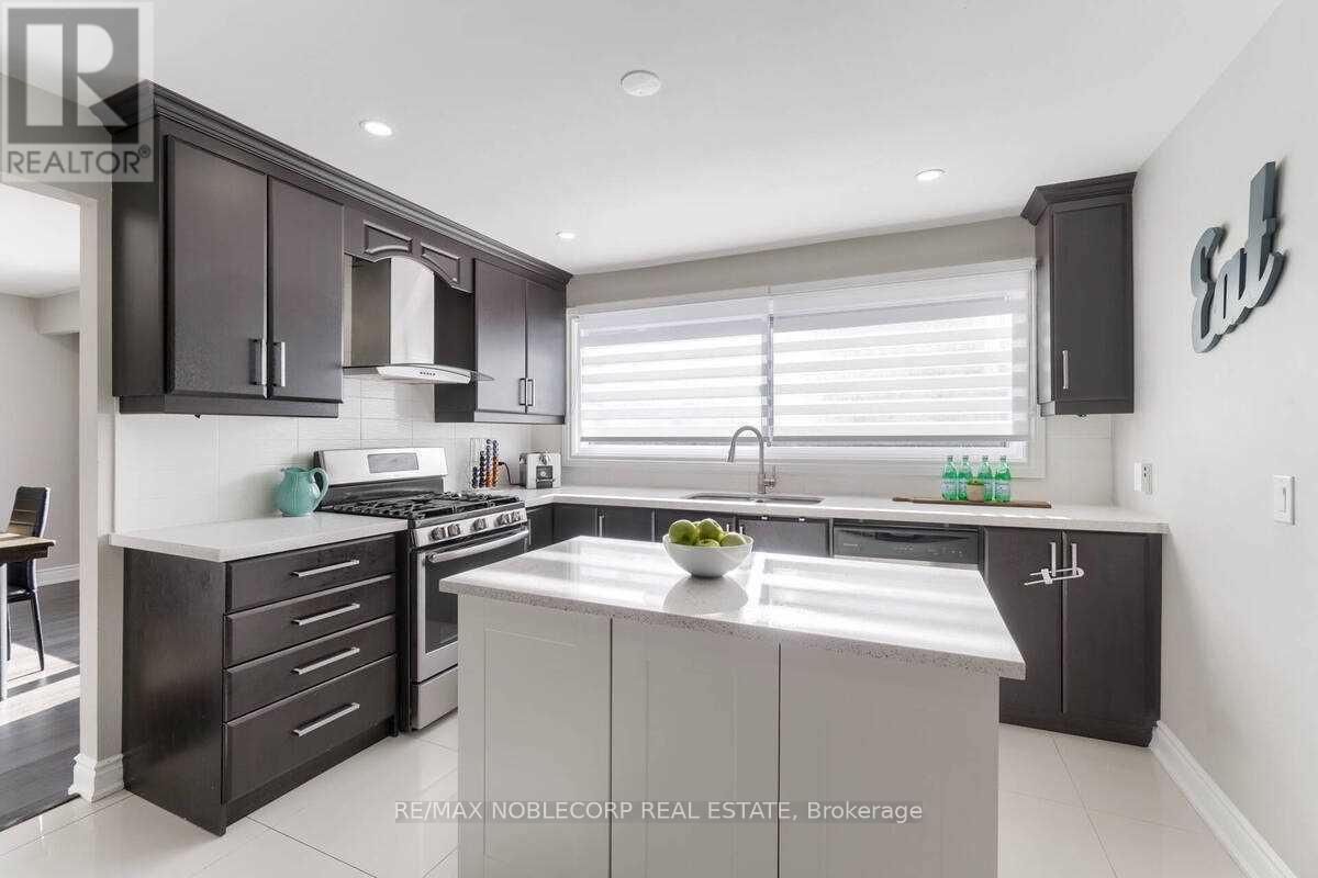 Upper Level - 17 Mikado Crescent, Brampton, Ontario  L6S 3R3 - Photo 10 - W12767390