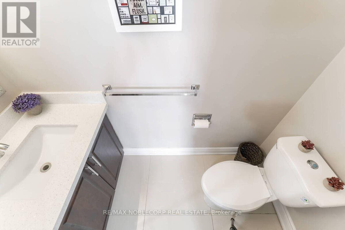 Upper Level - 17 Mikado Crescent, Brampton, Ontario  L6S 3R3 - Photo 17 - W12767390