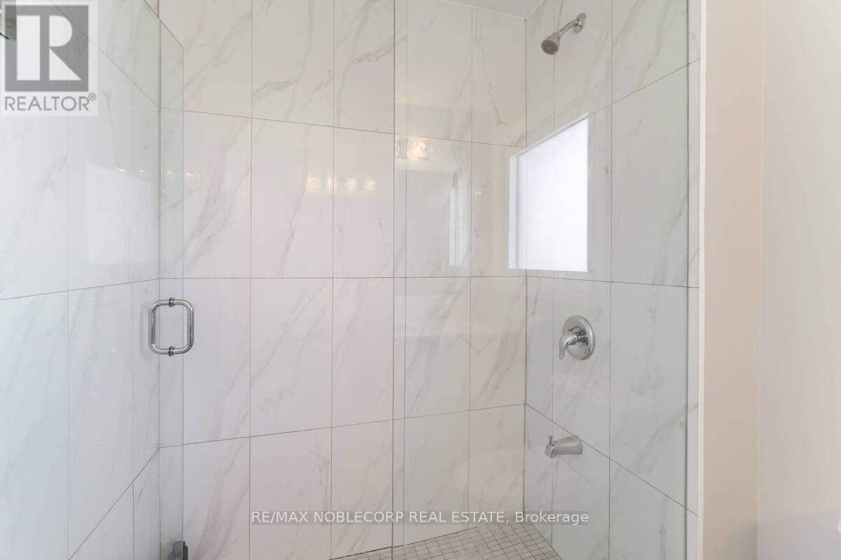 Upper Level - 17 Mikado Crescent, Brampton, Ontario  L6S 3R3 - Photo 22 - W12767390