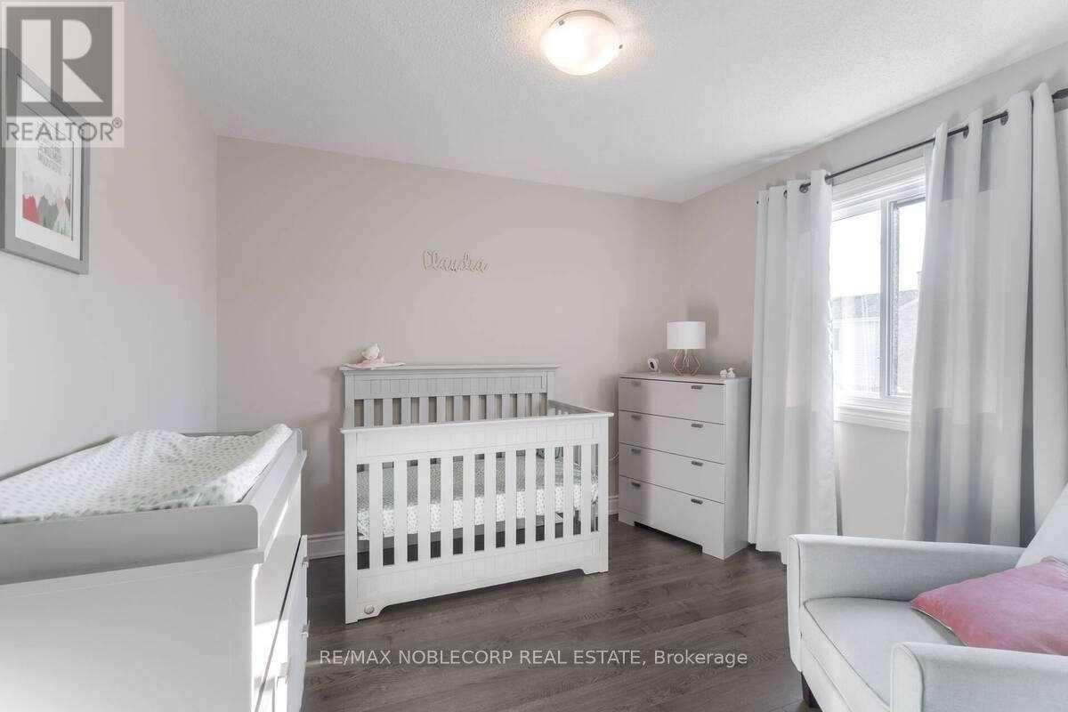 Upper Level - 17 Mikado Crescent, Brampton, Ontario  L6S 3R3 - Photo 23 - W12767390