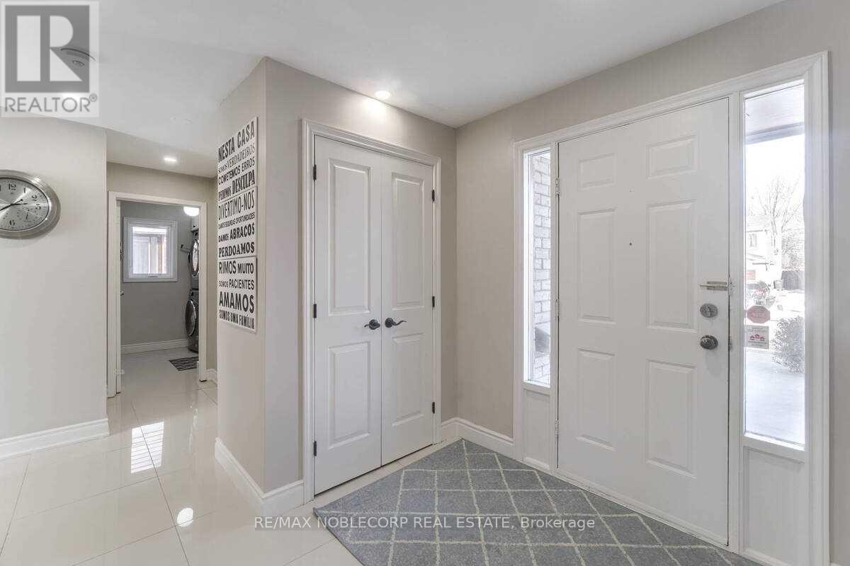 Upper Level - 17 Mikado Crescent, Brampton, Ontario  L6S 3R3 - Photo 3 - W12767390