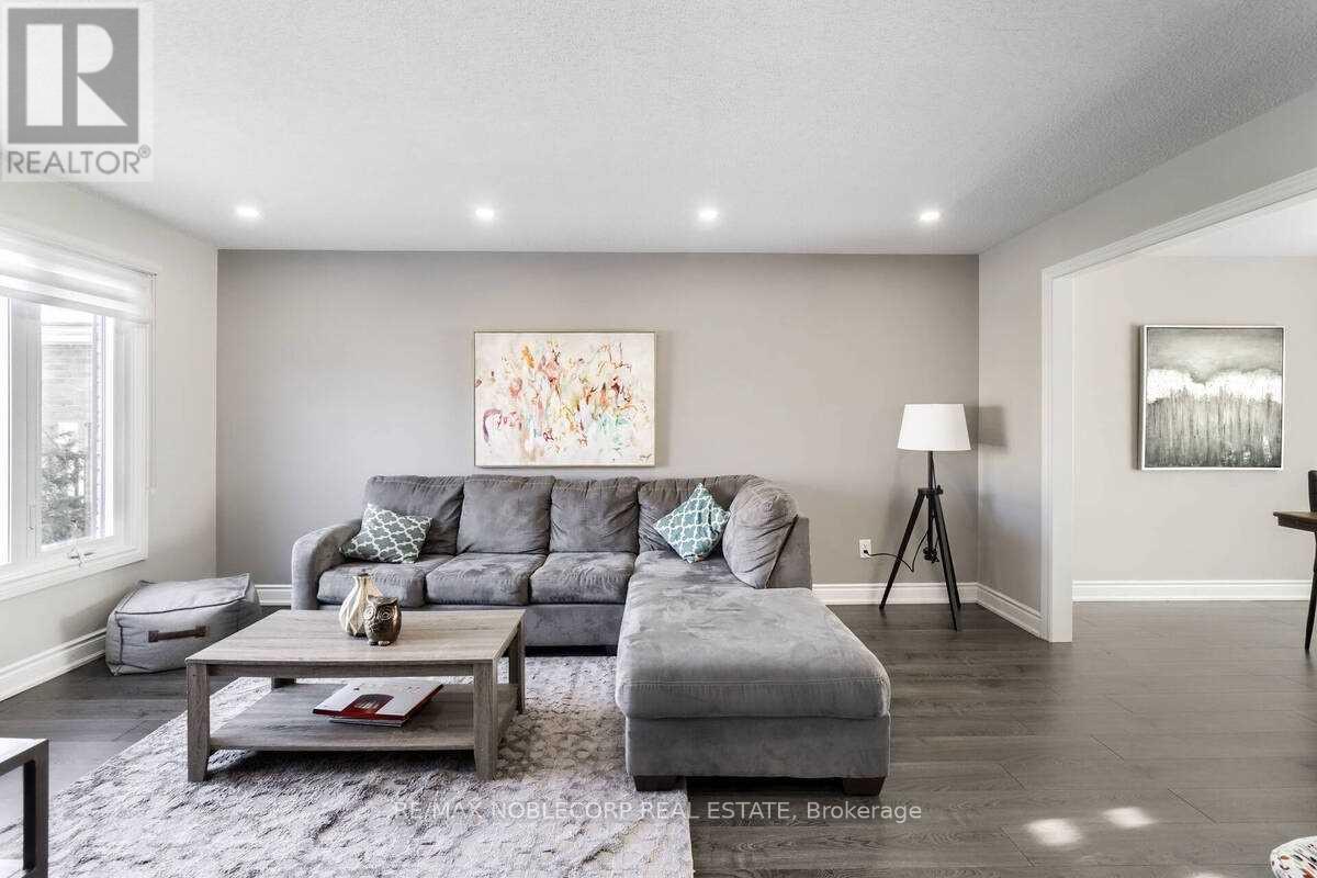 Upper Level - 17 Mikado Crescent, Brampton, Ontario  L6S 3R3 - Photo 4 - W12767390