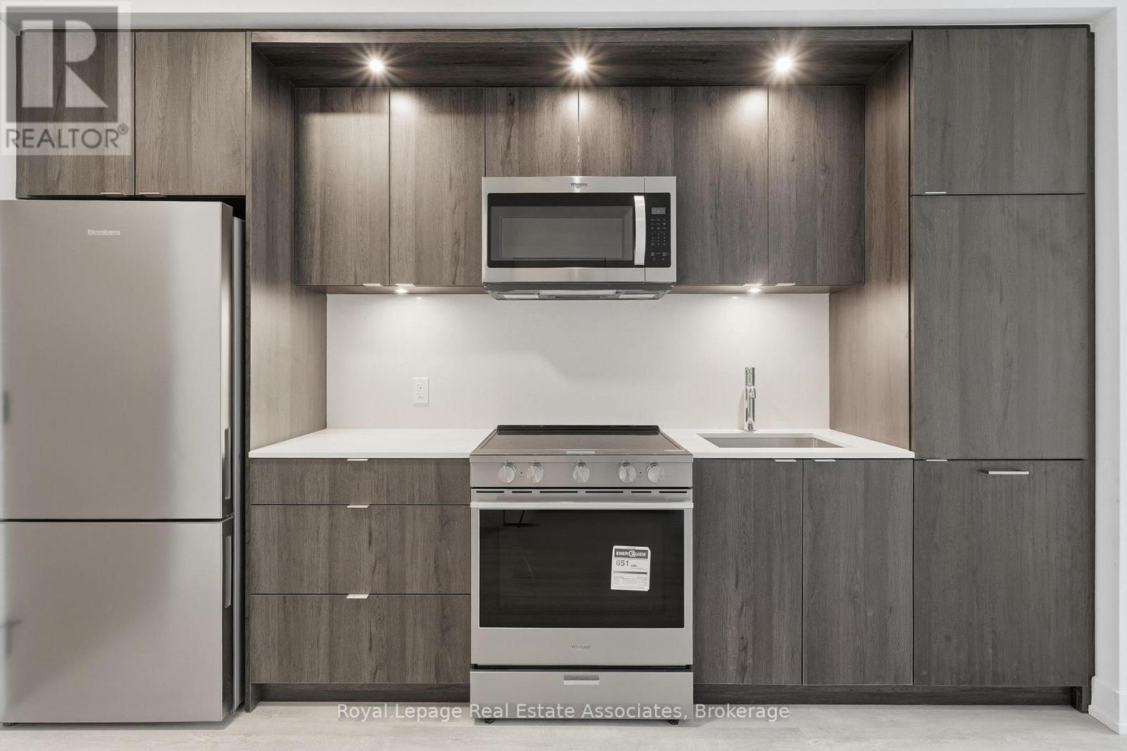 514 - 25 Cordova Avenue, Toronto, Ontario  M9A 0E5 - Photo 2 - W12767432