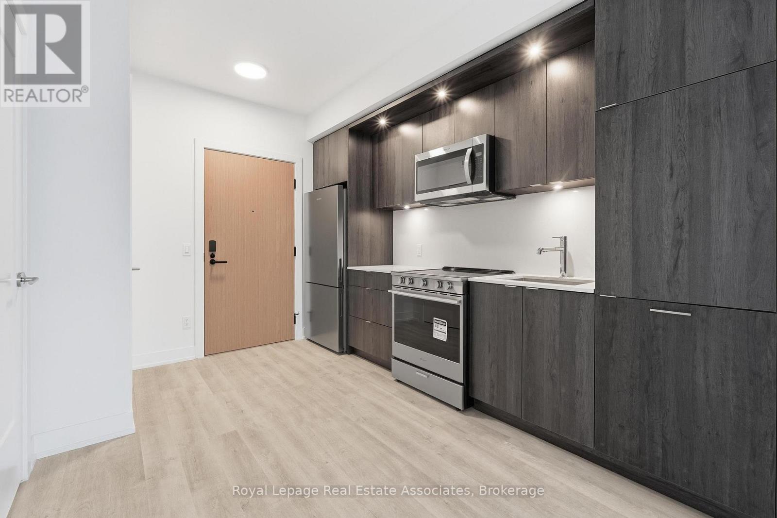 514 - 25 Cordova Avenue, Toronto, Ontario  M9A 0E5 - Photo 3 - W12767432