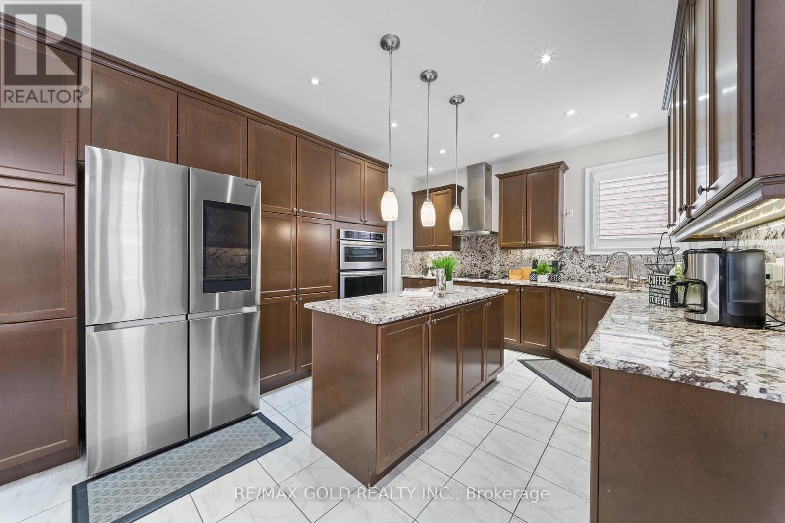 19 Portside Crescent, Brampton, Ontario  L6R 3P3 - Photo 17 - W12767434