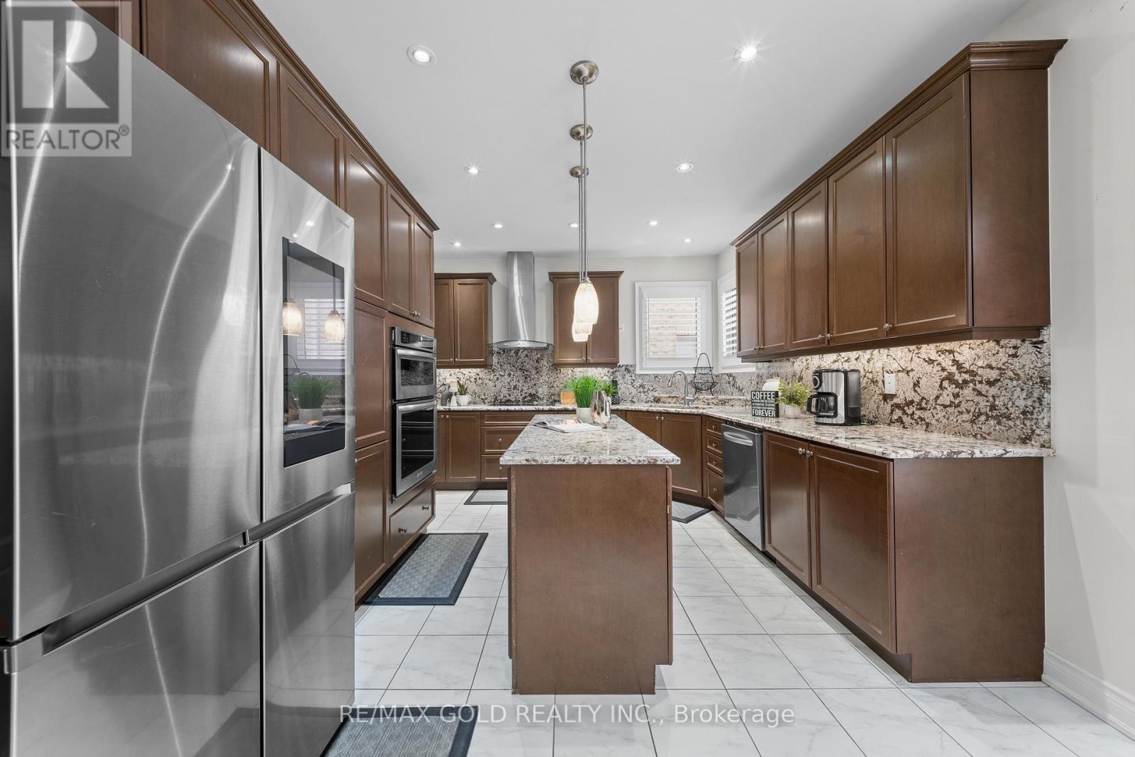 19 Portside Crescent, Brampton, Ontario  L6R 3P3 - Photo 18 - W12767434