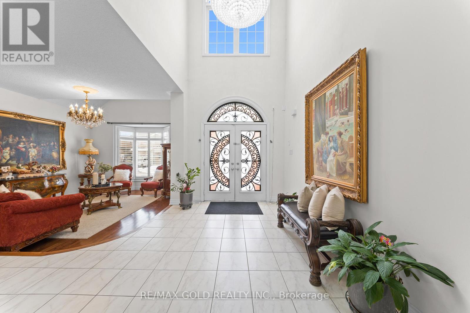 19 Portside Crescent, Brampton, Ontario  L6R 3P3 - Photo 7 - W12767434