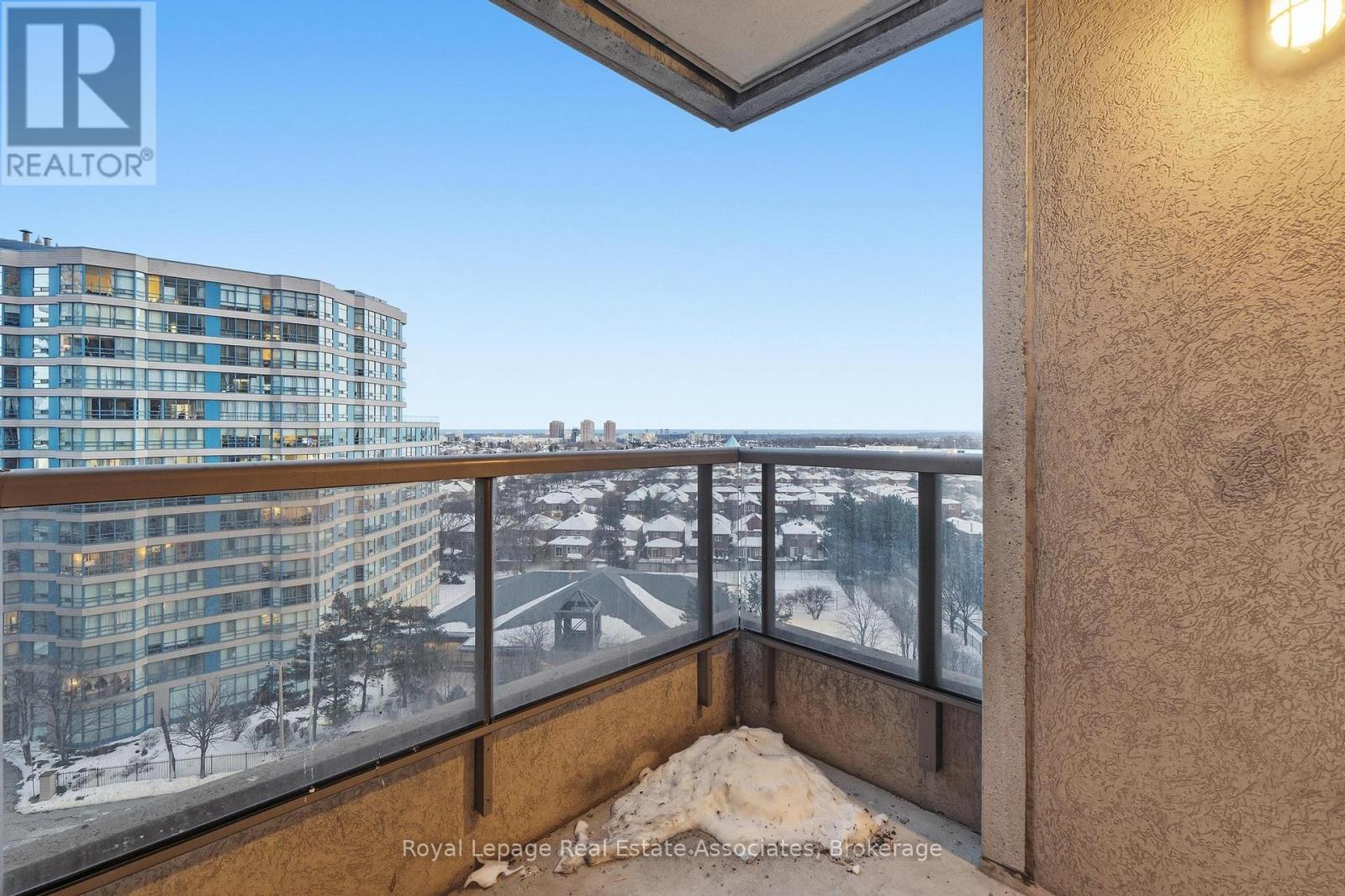 1008 - 3880 Duke Of York Boulevard, Mississauga, Ontario  L5B 4M7 - Photo 13 - W12767440