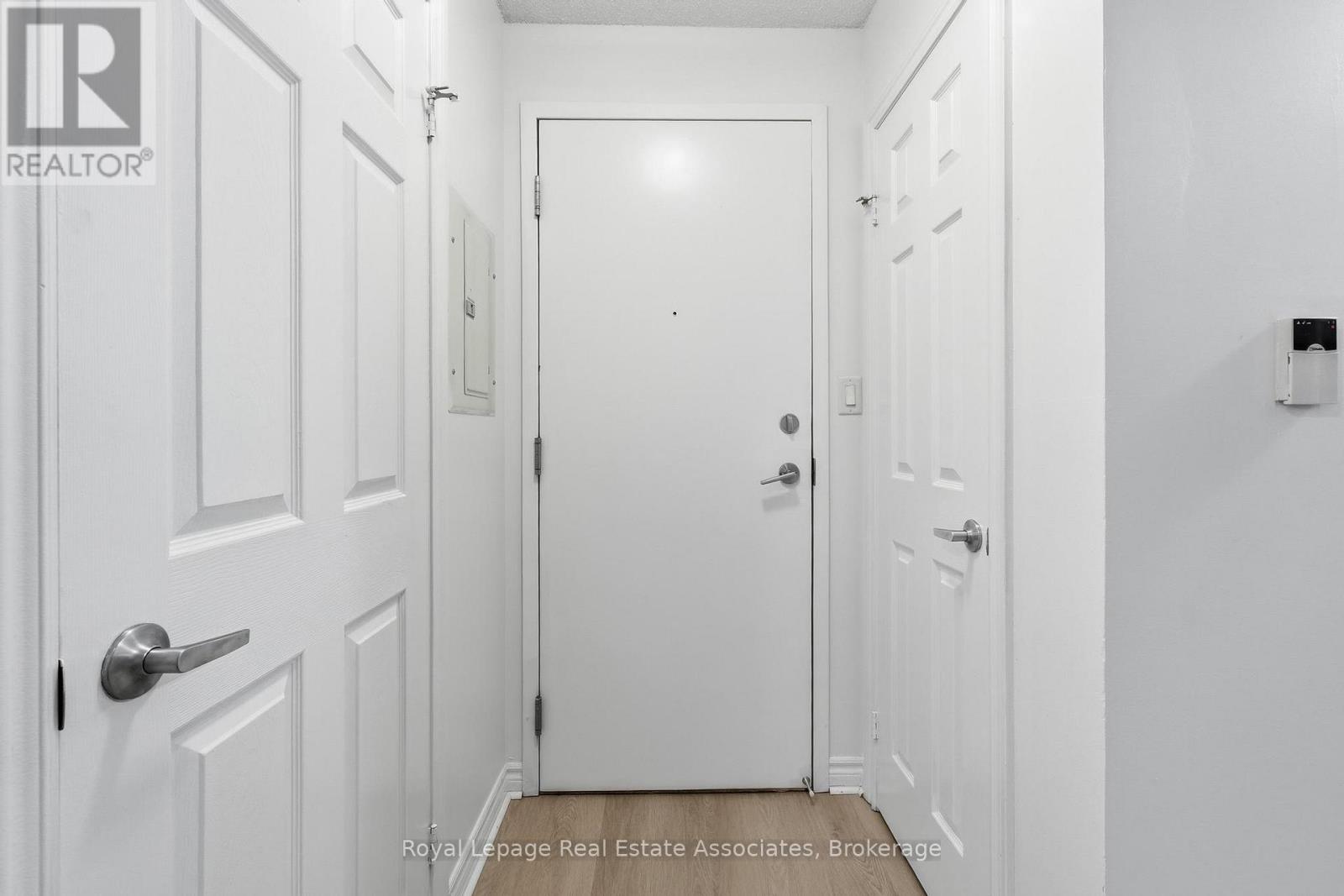 1008 - 3880 Duke Of York Boulevard, Mississauga, Ontario  L5B 4M7 - Photo 15 - W12767440