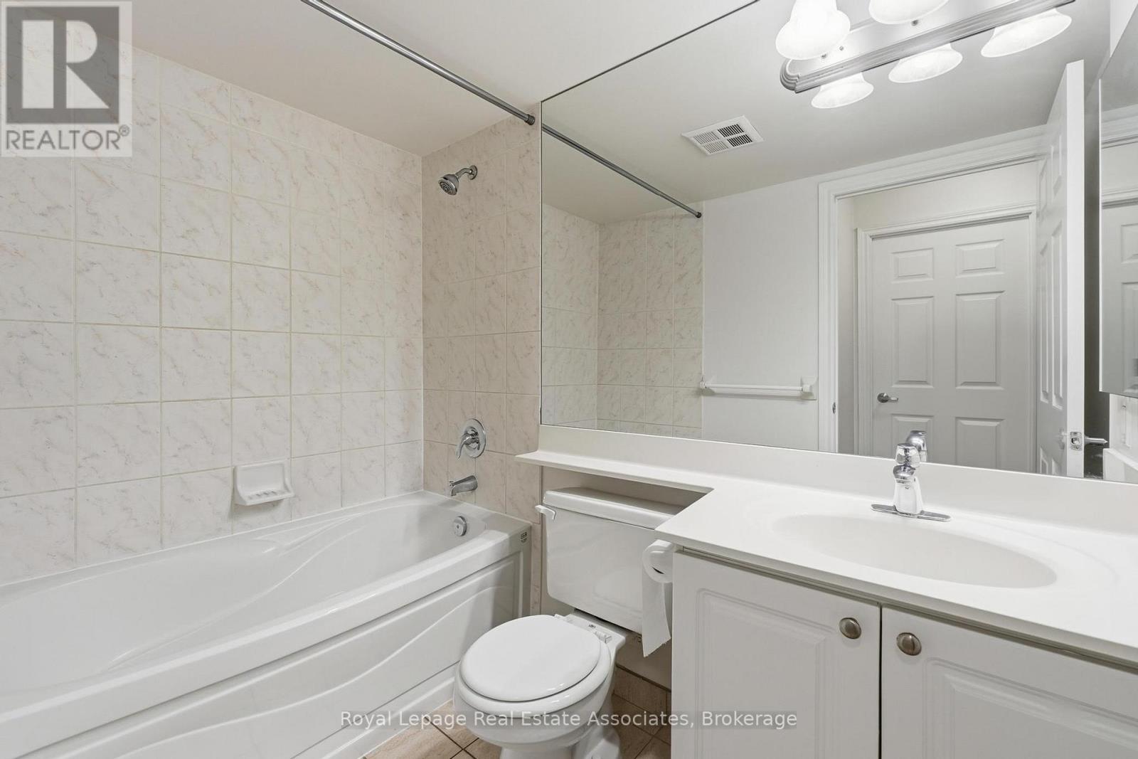 1008 - 3880 Duke Of York Boulevard, Mississauga, Ontario  L5B 4M7 - Photo 18 - W12767440