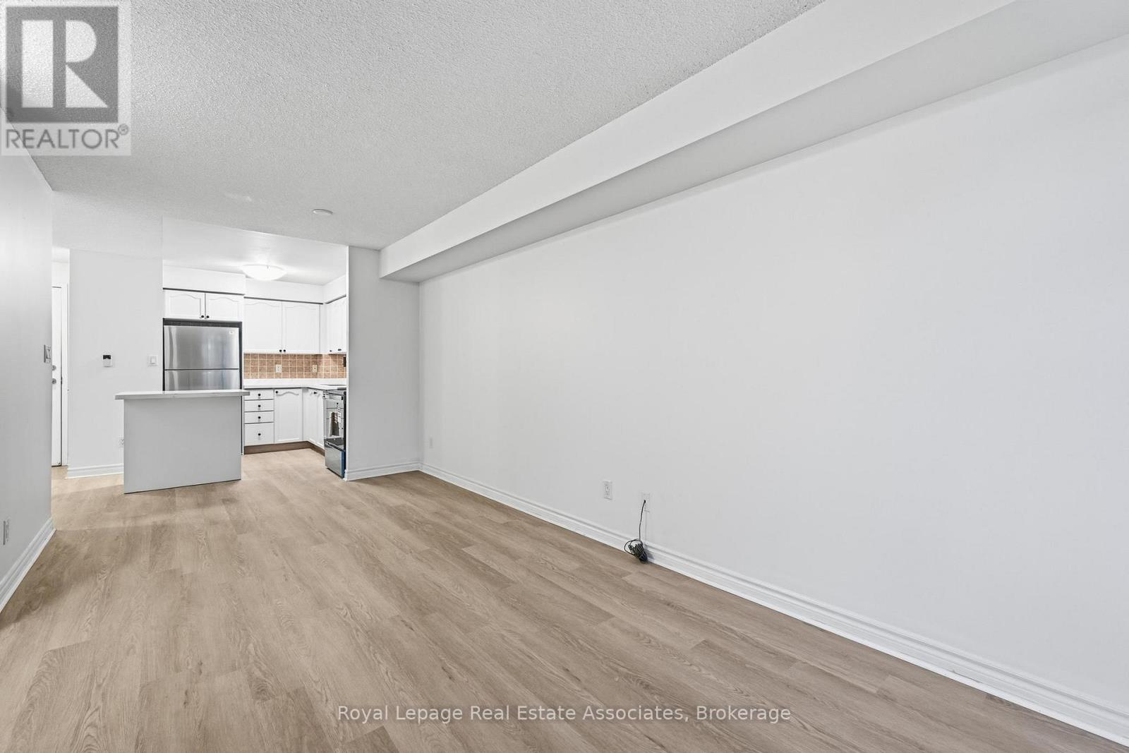 1008 - 3880 Duke Of York Boulevard, Mississauga, Ontario  L5B 4M7 - Photo 9 - W12767440