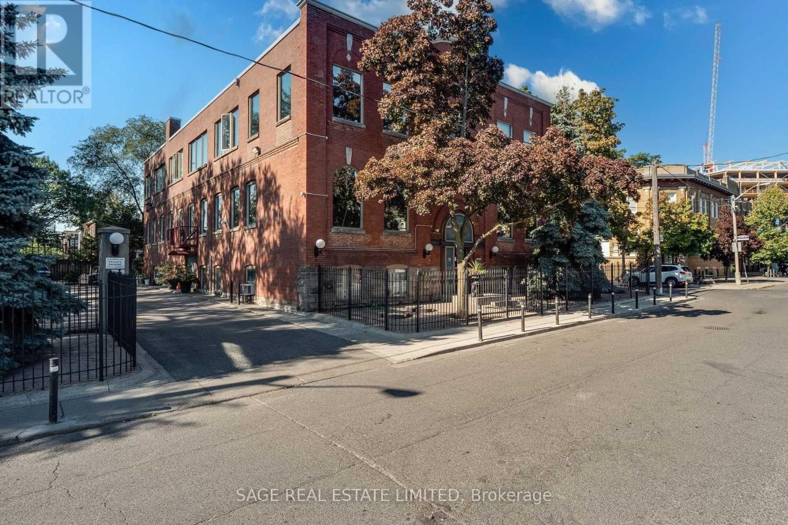 102 - 10 Morrow Avenue, Toronto, Ontario  M6R 2J1 - Photo 2 - W12767474
