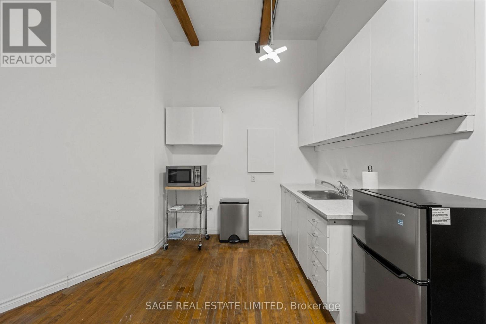 102 - 10 Morrow Avenue, Toronto, Ontario  M6R 2J1 - Photo 27 - W12767474