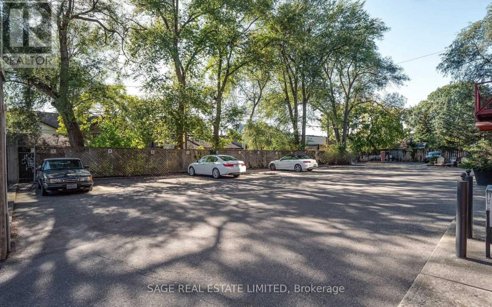 102 - 10 Morrow Avenue, Toronto, Ontario  M6R 2J1 - Photo 5 - W12767474