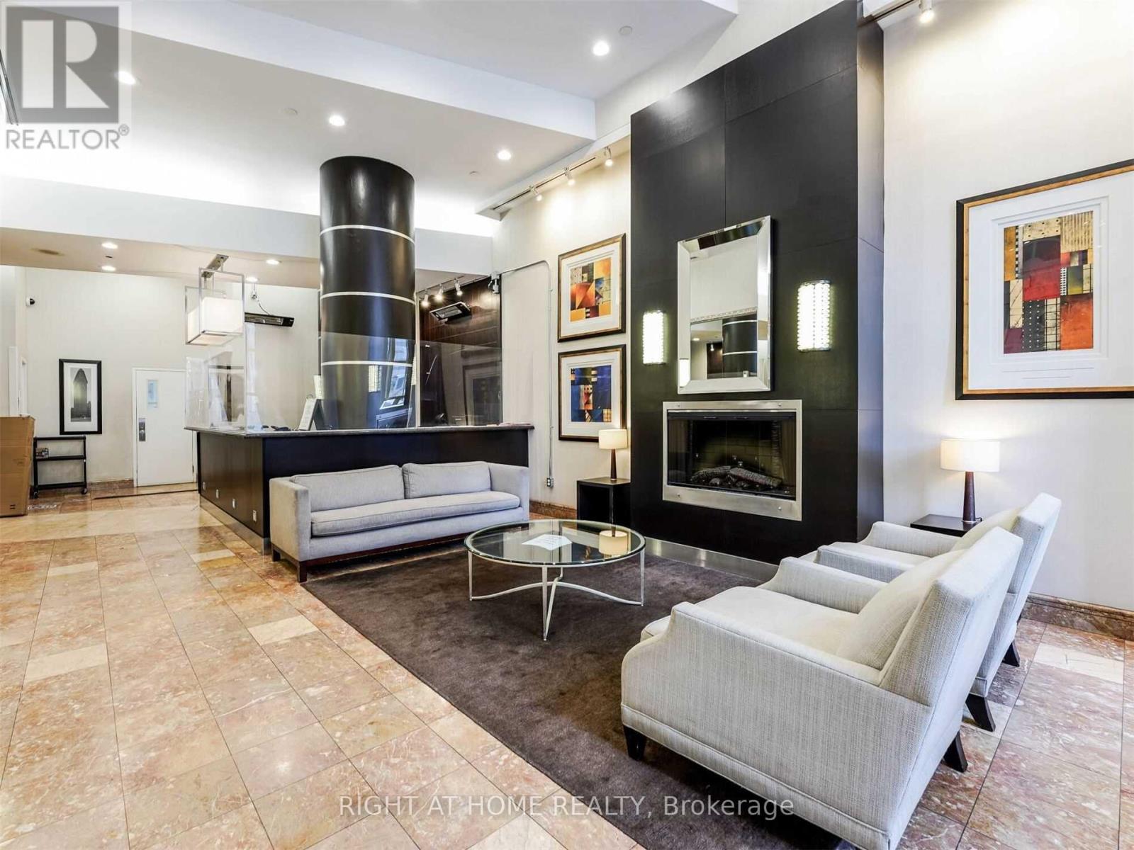 320 - 25 The Esplanade, Toronto, Ontario  M5E 1W5 - Photo 3 - C12761582