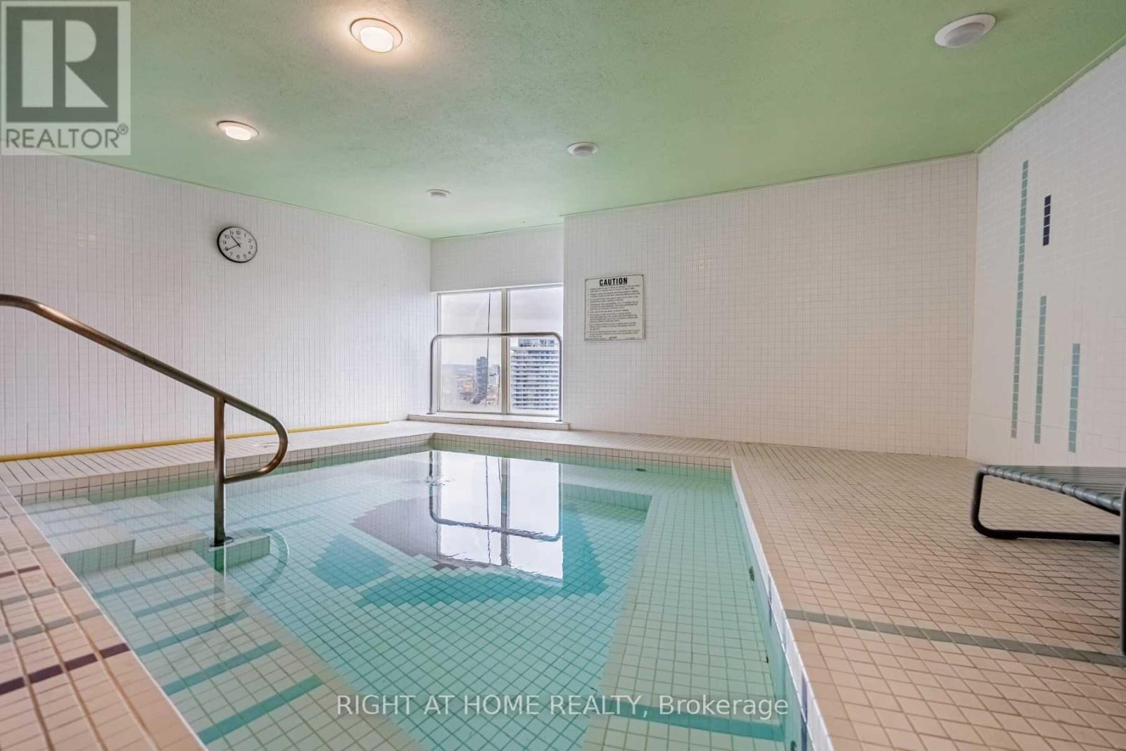 320 - 25 The Esplanade, Toronto, Ontario  M5E 1W5 - Photo 22 - C12761582