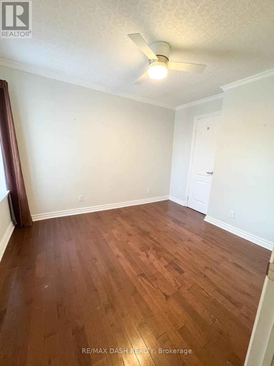 Main Fl - 1529 Queen Street E, Toronto, Ontario  M4L 1E5 - Photo 16 - E12760032