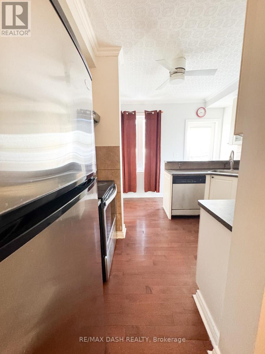Main Fl - 1529 Queen Street E, Toronto, Ontario  M4L 1E5 - Photo 10 - E12760032