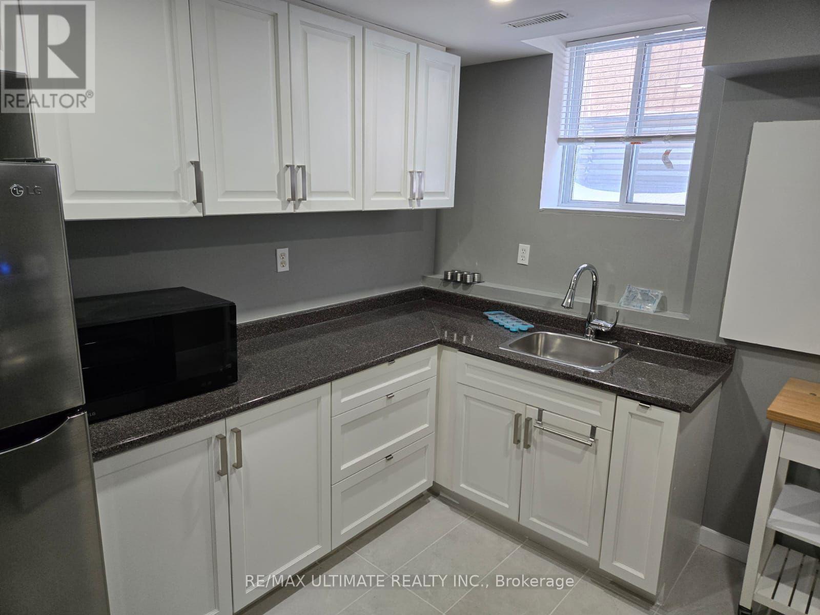 5 Hearthstone Crescent, Clarington (Courtice), Ontario  L1E 2X7 - Photo 3 - E12437806