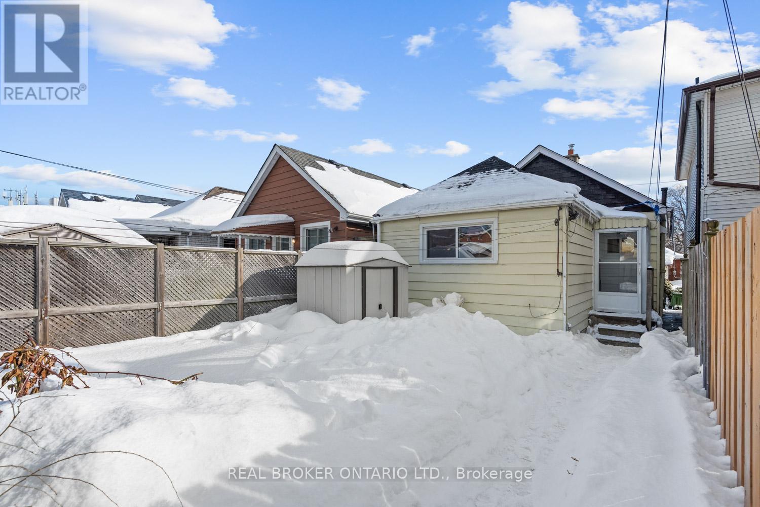 680 Mortimer Avenue, Toronto, Ontario  M4C 2K2 - Photo 29 - E12761214