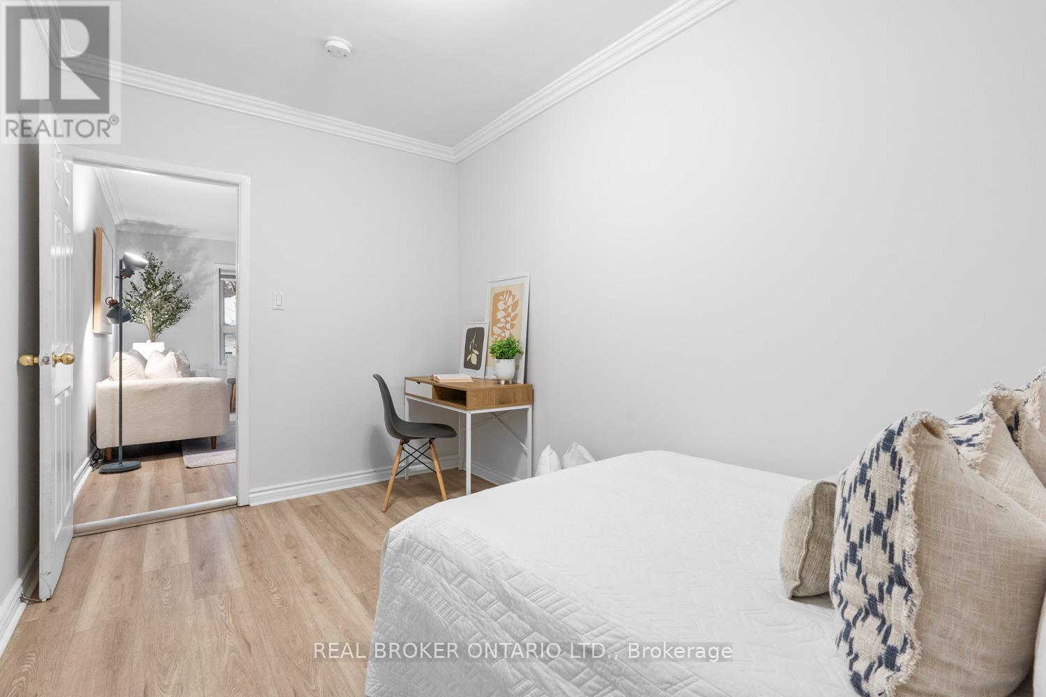 680 Mortimer Avenue, Toronto, Ontario  M4C 2K2 - Photo 15 - E12761214