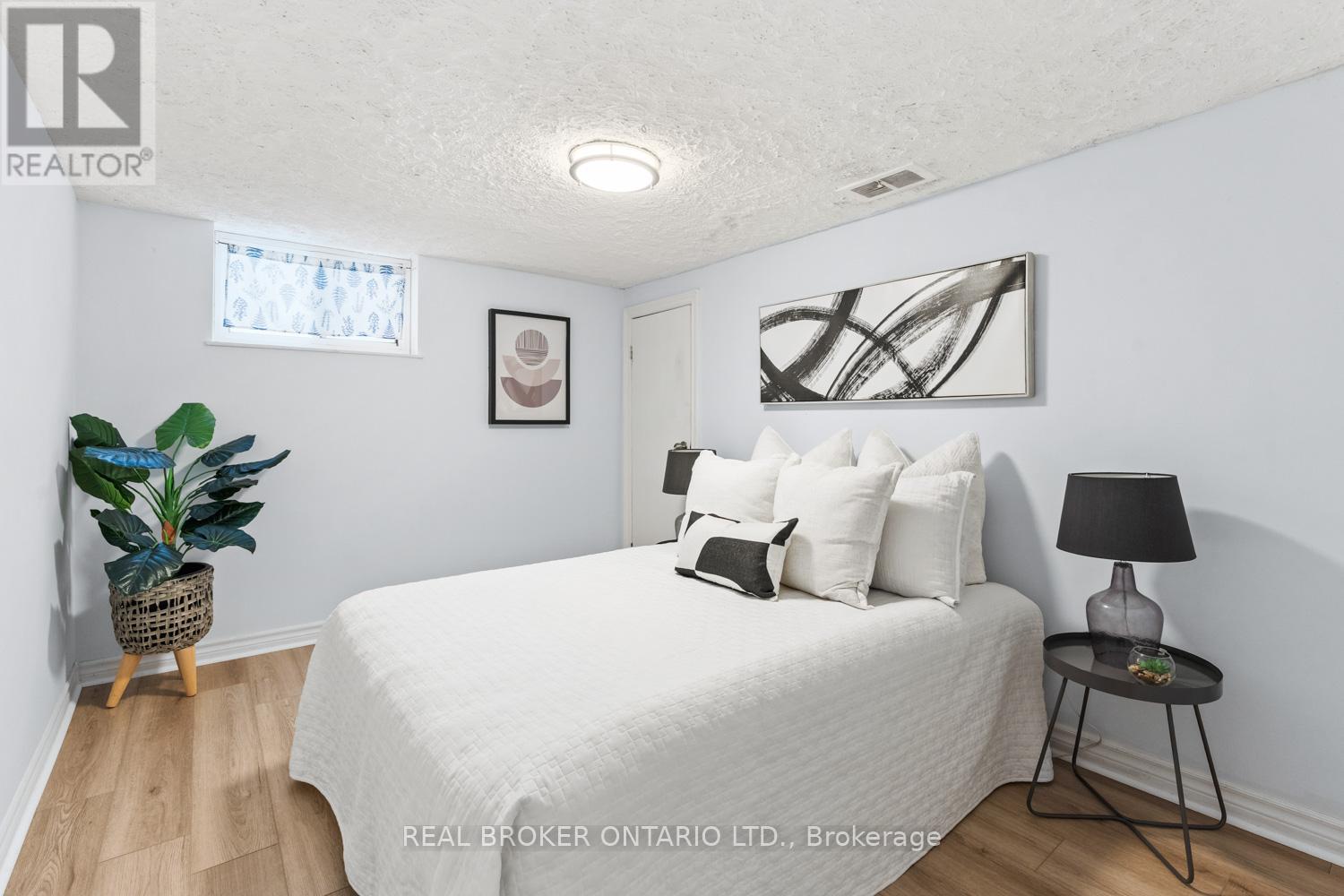 680 Mortimer Avenue, Toronto, Ontario  M4C 2K2 - Photo 22 - E12761214