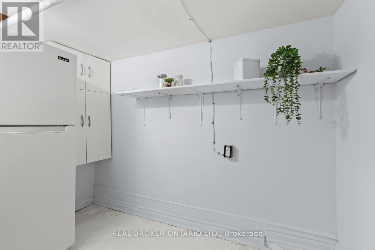 680 Mortimer Avenue, Toronto, Ontario  M4C 2K2 - Photo 26 - E12761214