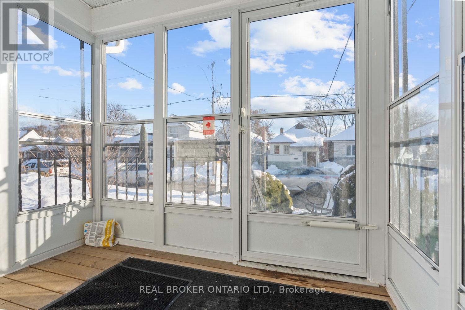 680 Mortimer Avenue, Toronto, Ontario  M4C 2K2 - Photo 33 - E12761214